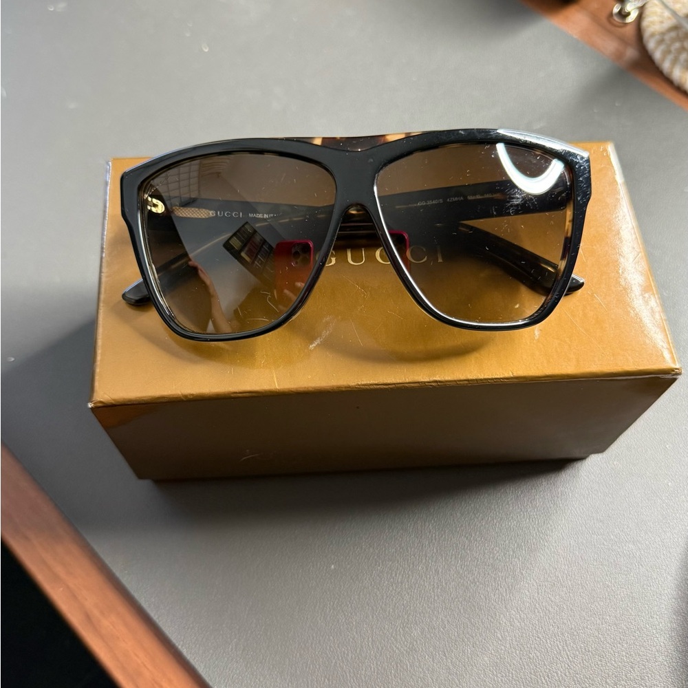 Gucci tortoise Sunglasses